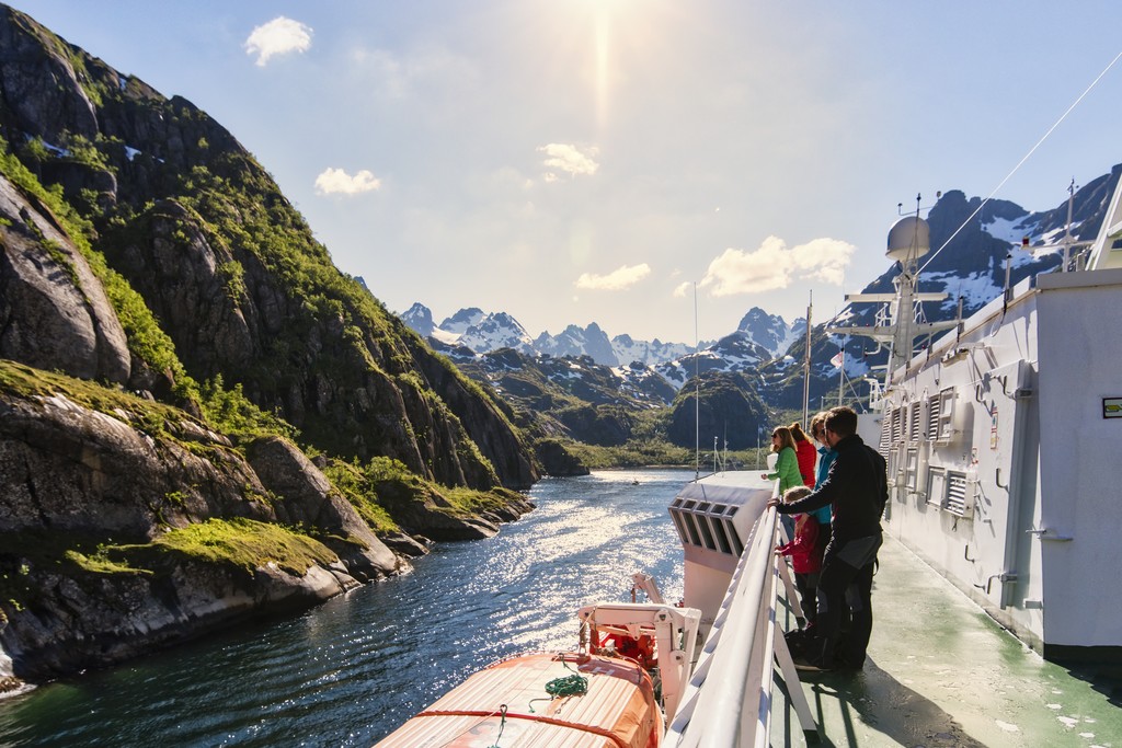 Inn i Trollfjorden ombord MS Richard