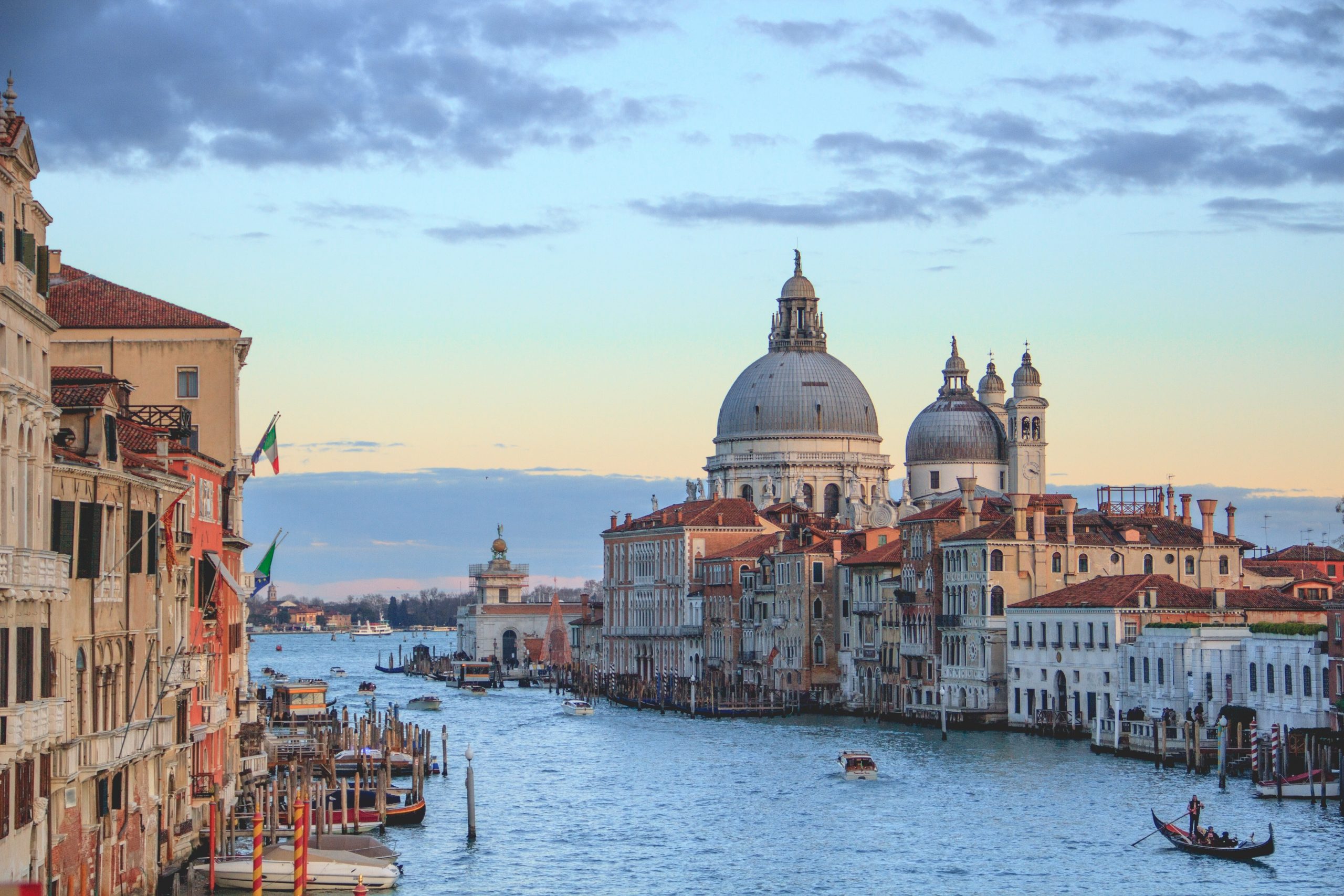 Stadsvy över Venedig i Italien