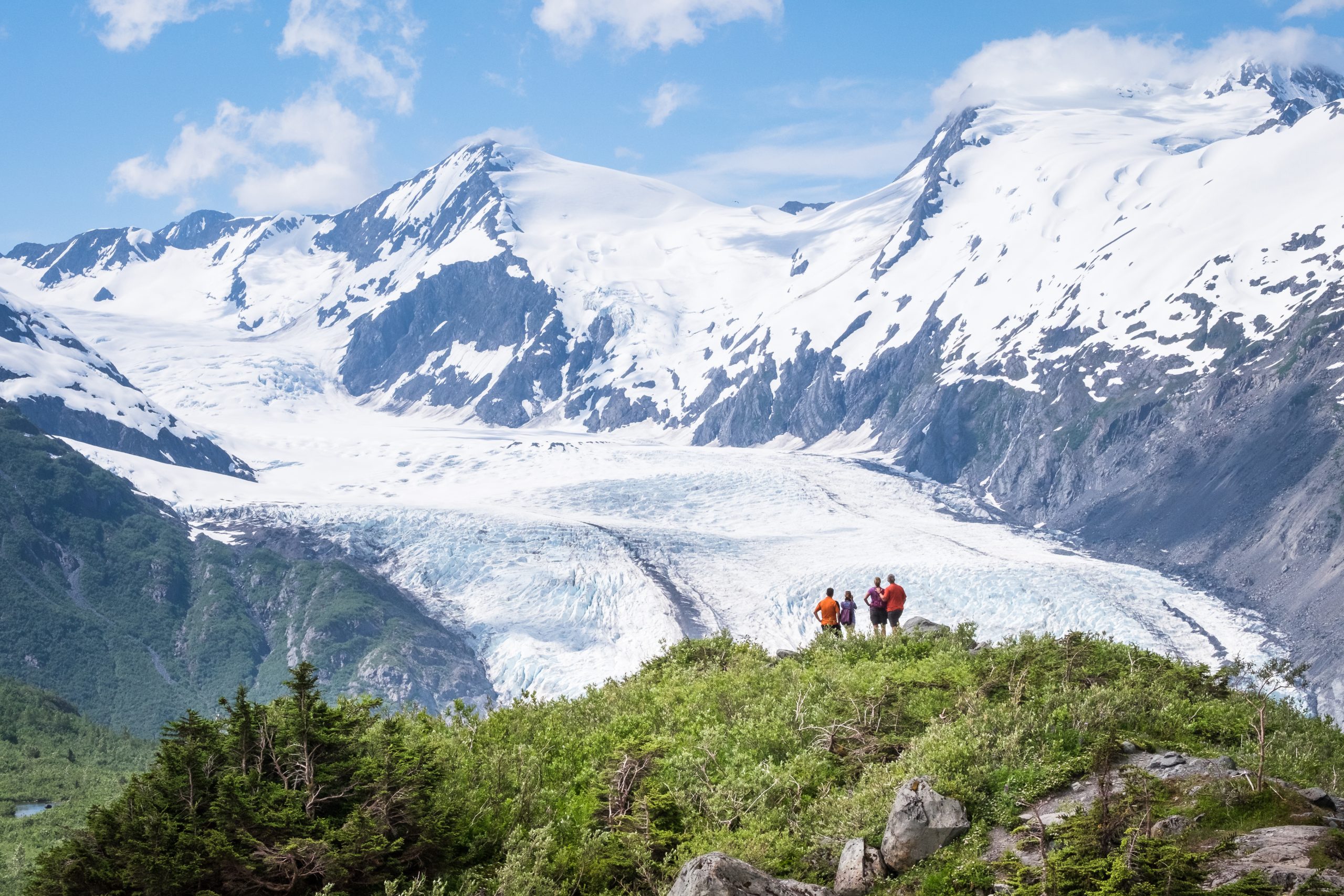 Vy över Portage Pass och en grupp människor, foto av JodyO