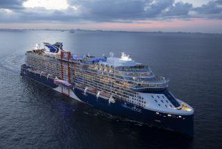 Celebrity Edge fartyg kväll