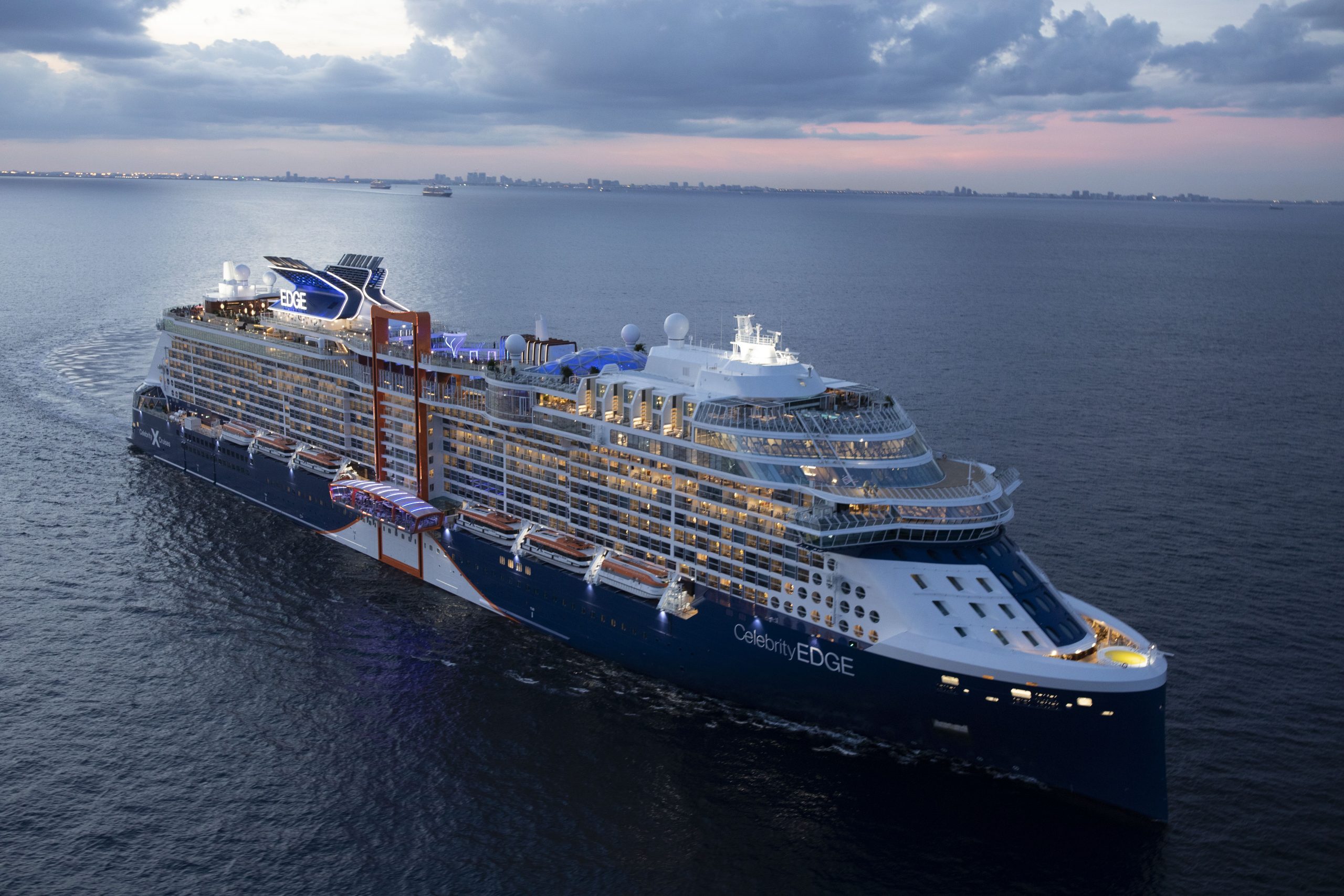 Celebrity Edge fartyg kväll