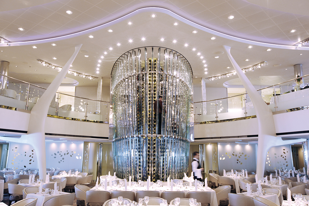 Celebrity Solstice winetower i restaurang