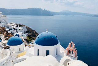 Blåa hustak i Santorini, Grekland