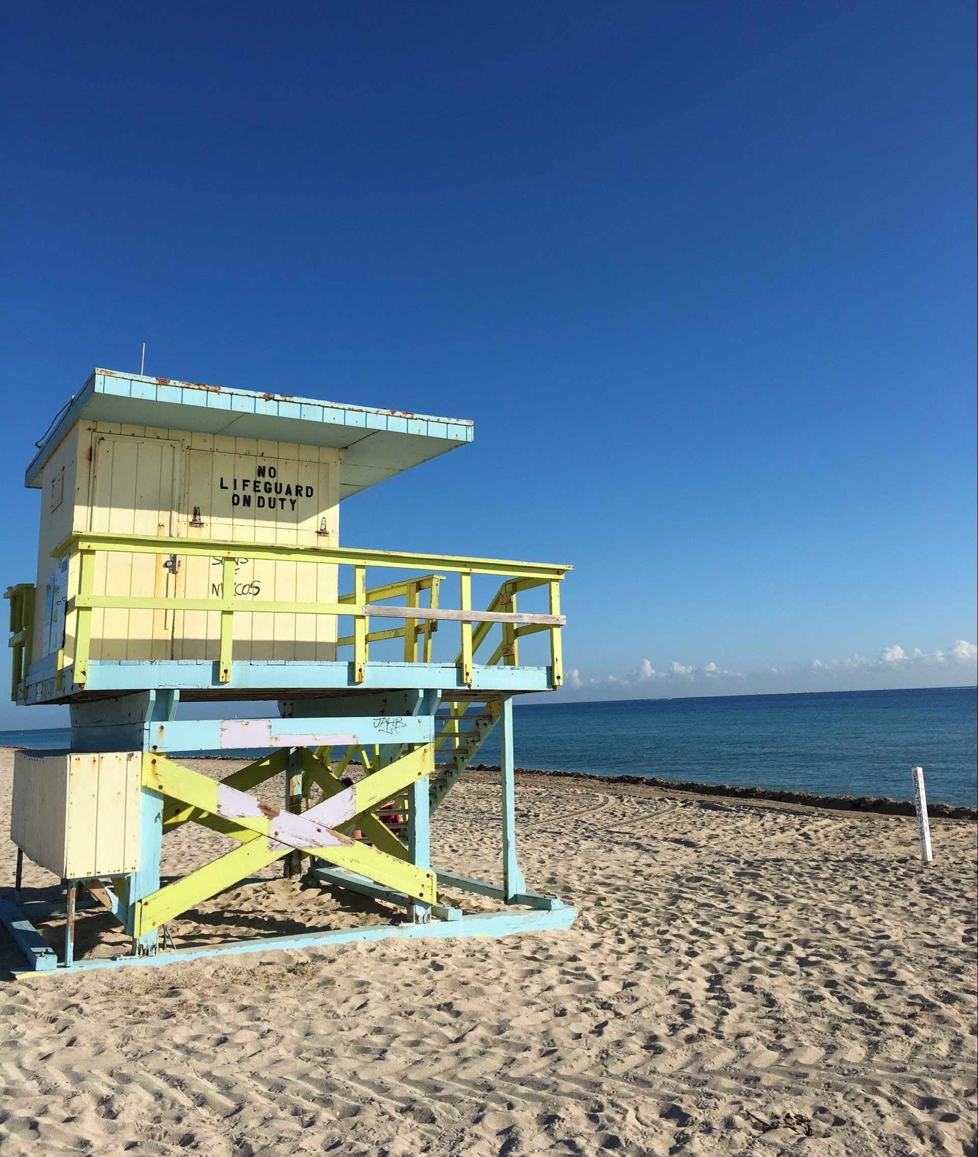 Stuga för livräddning på strand i Miami