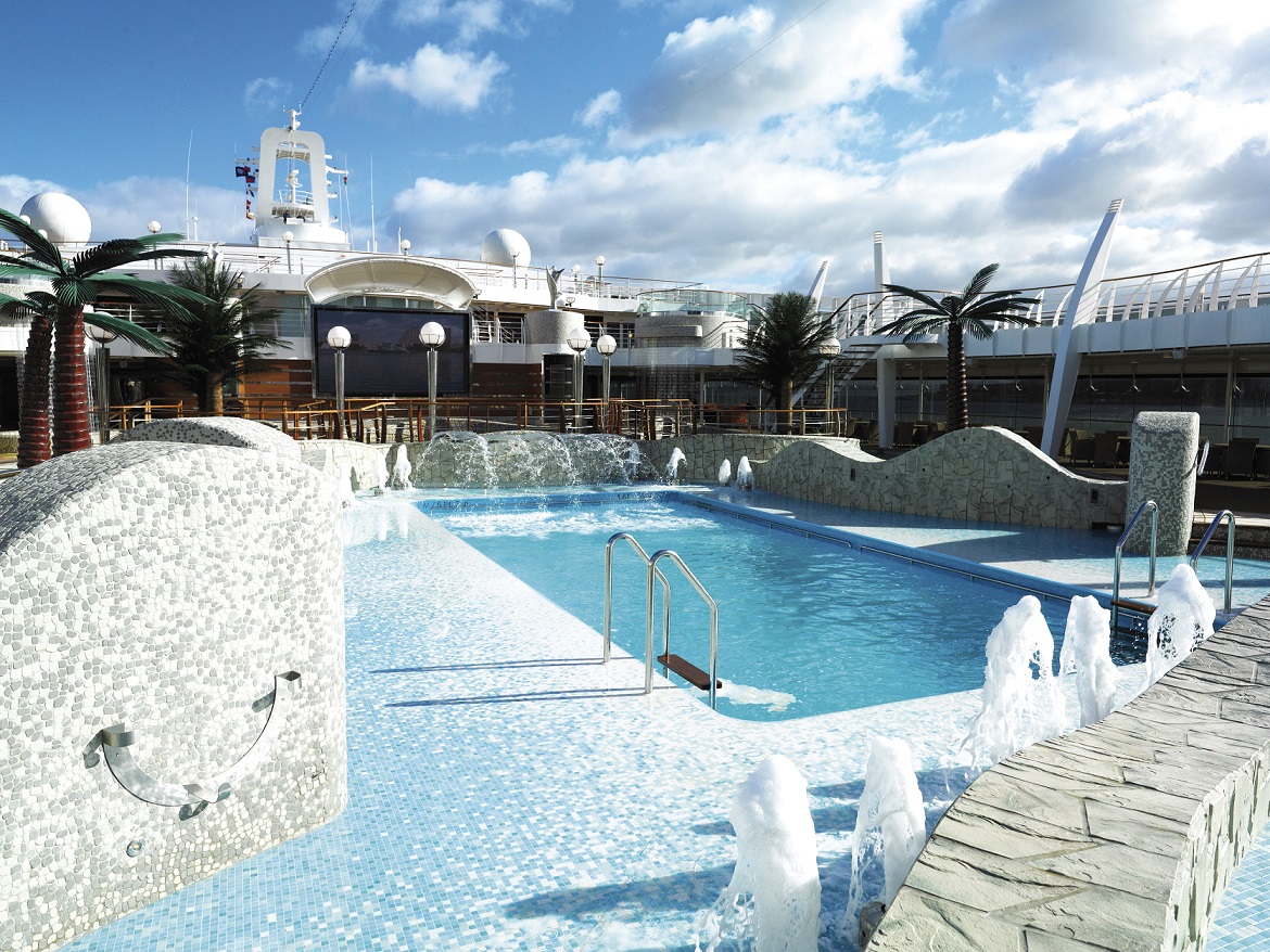 MSC fantasia pool