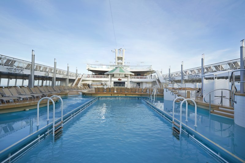 Norwegian Jade pool